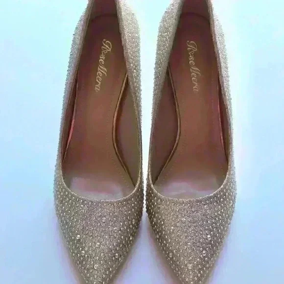 Sparkly Gold Delicate Shoes - Picture 2 of 4